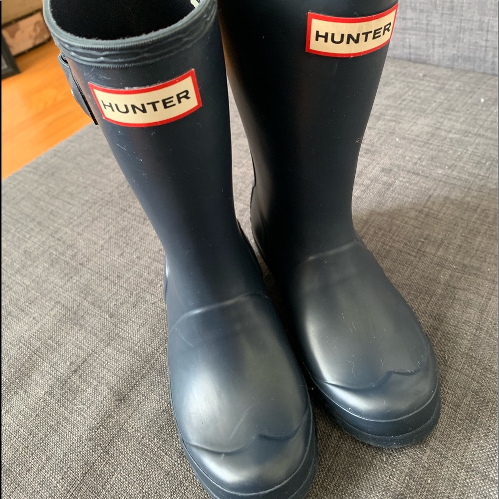 Pre loved kids Hunter Boots. Good condition. Navy